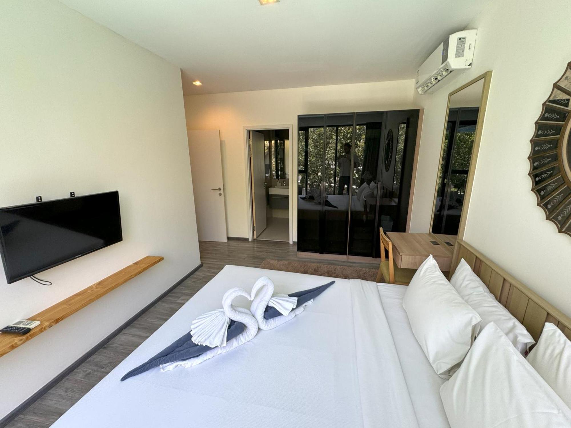 The Deck Condominium By Lofty Patong Exterior photo